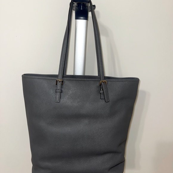 Michael Kors brand new computer bag - Picture 1 of 3